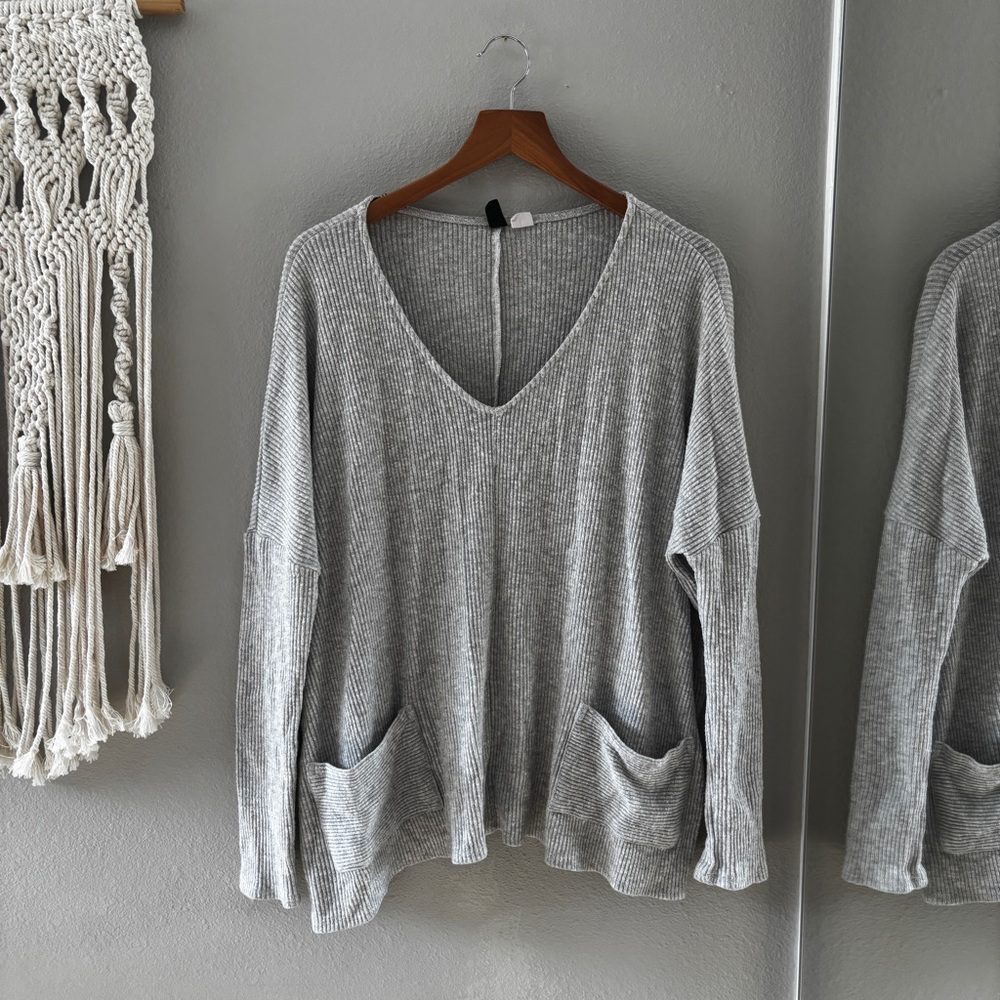 BDG Light Gray Ribbed Sweater